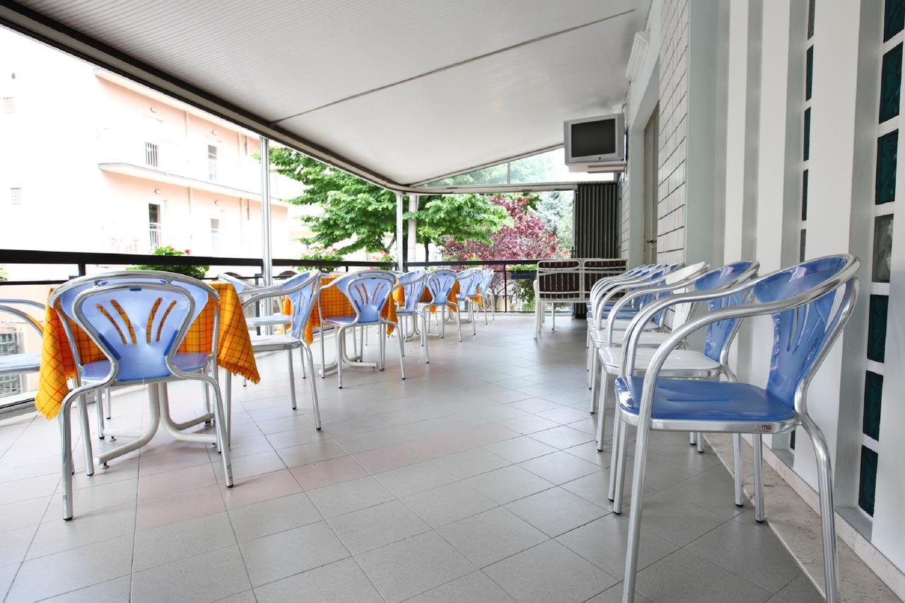 Hotel Latini Rimini Exterior photo
